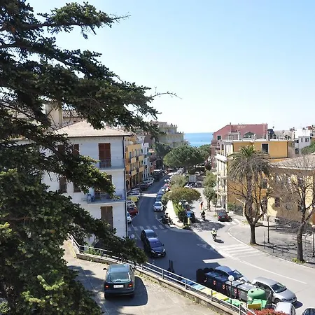شقة فندقية Hotel Residence Moneglia مونيلّي