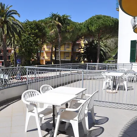 Hotel Residence Moneglia 2*
