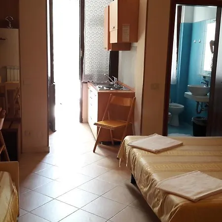 Hotel Residence Moneglia 2* מונליה