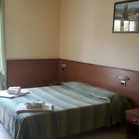 Ξενοδοχείο με διαμερίσματα Hotel Residence Moneglia 2*