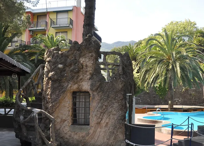 Hotel Residence Moneglia アパートホテル