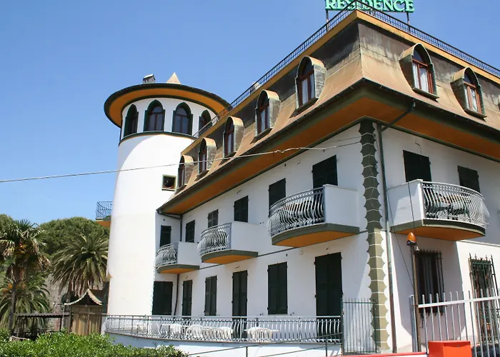 Hotel Residence Moneglia アパートホテル 2*