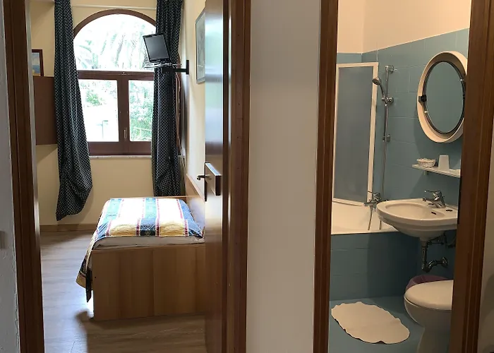 Hotel Residence Moneglia アパートホテル モネーリア