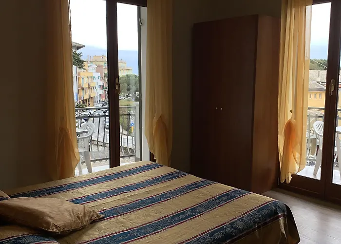 アパートホテル Hotel Residence Moneglia