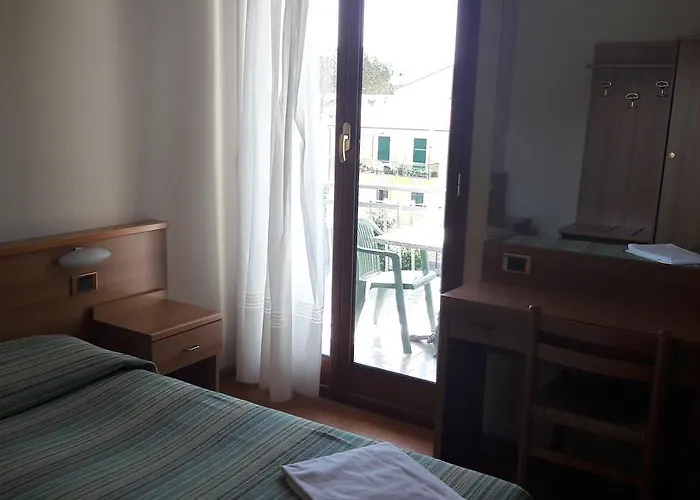 Hotel Residence Moneglia アパートホテル