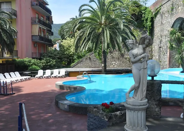 Hotel Residence Moneglia アパートホテル 2*